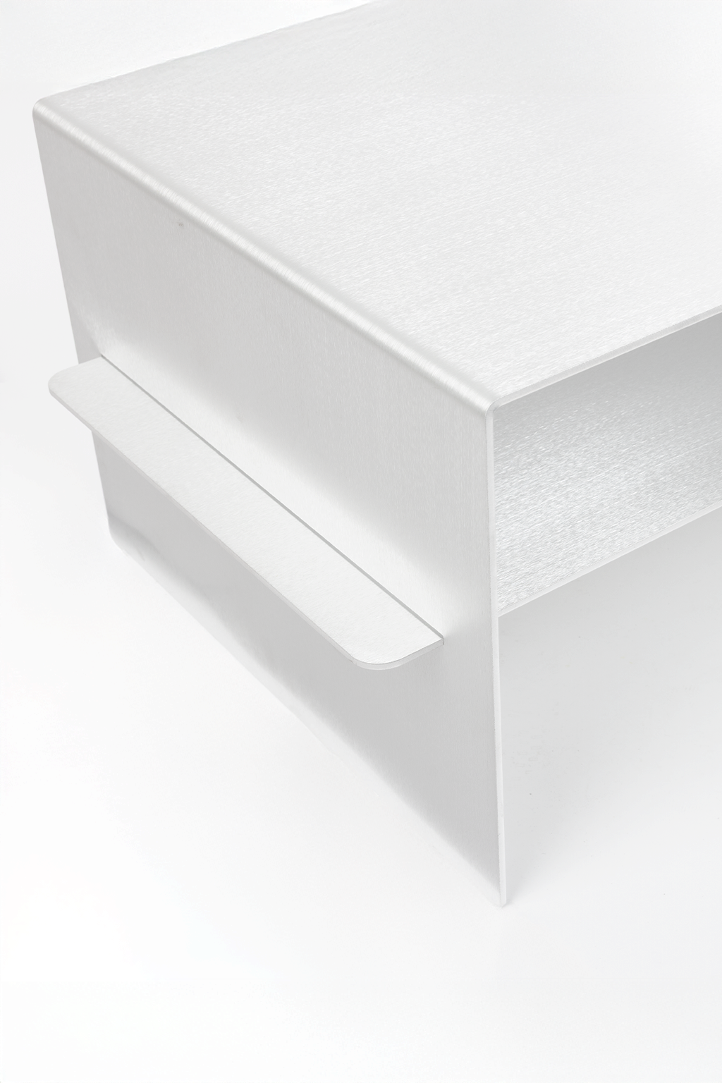 LURA_3 | Coffee table, 80 cm with shelf